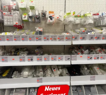 Elektronik-Outlet – Steckdosen und Kabel
