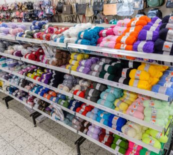Bunte Wollknäuel in großer Auswahl