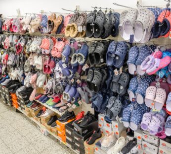 Damen- und Kinderschuhe in großer Auswahl