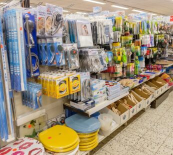 Sortiment an Haushalts- und Sanitärbedarf