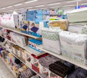 Verschiedene Teppiche und Spielunterlagen